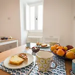 Da Concavo E Convesso B&B 로코로톤도